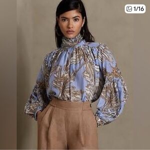 Banana Republic  print blouse in Blue and Brown